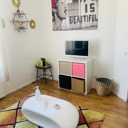 Chambre Cocooning Chez L'Habitant Вилньов-льо-Роа Екстериор снимка