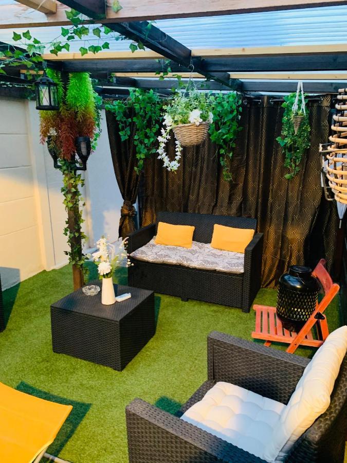 Chambre Cocooning Chez L'Habitant Вилньов-льо-Роа Екстериор снимка