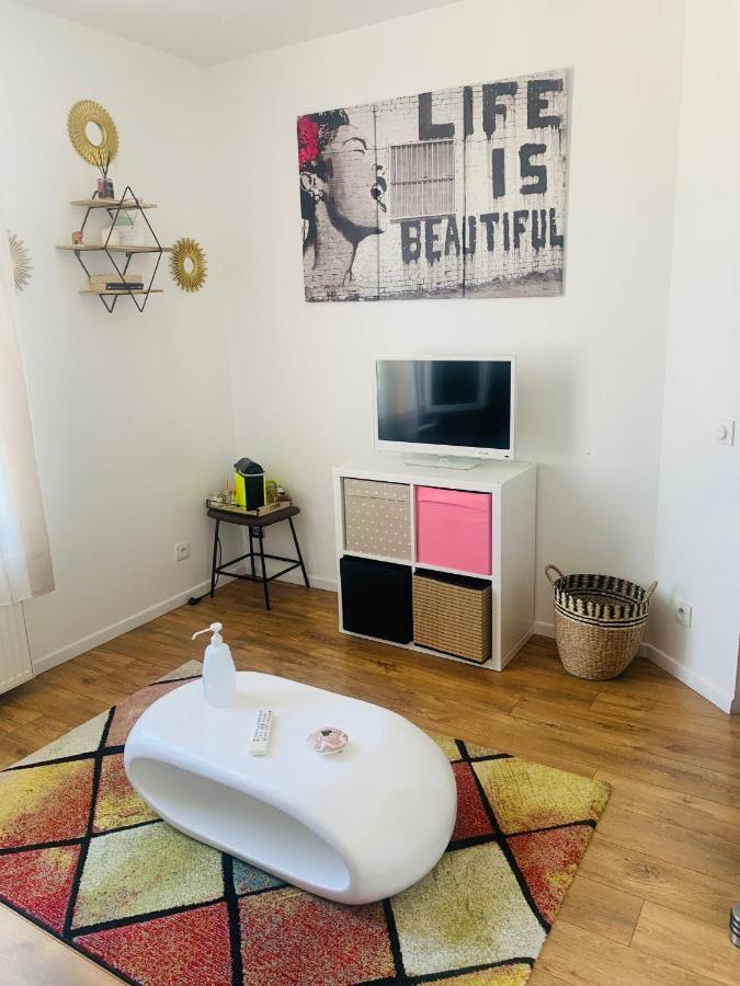 Chambre Cocooning Chez L'Habitant Вилньов-льо-Роа Екстериор снимка